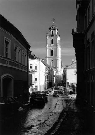 Vaizdas su Šv. Jono bažnyčios varpine. 2002